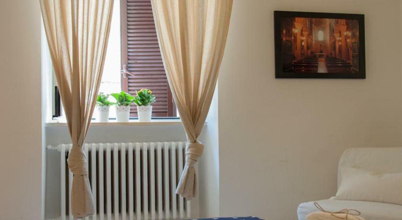 B&B Longobardi Трани Екстериор снимка